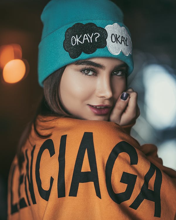 Dívka v čepici